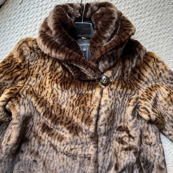 Faux fur animal print coat - Picture 7 of 12